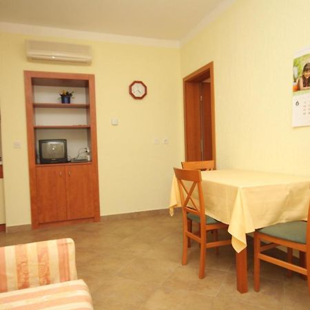 Apartments With A Parking Space Mali Lošinj Zewnętrze zdjęcie