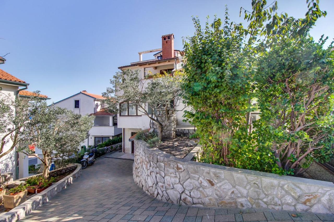 Apartments With A Parking Space Mali Lošinj Zewnętrze zdjęcie
