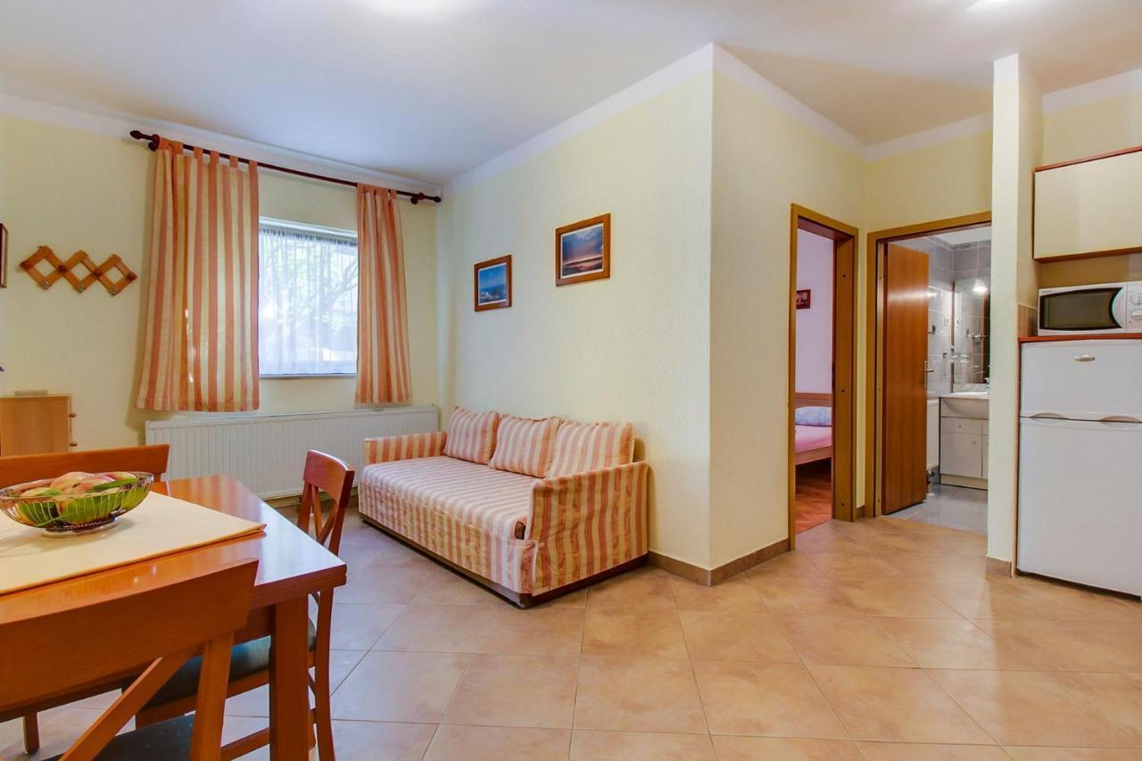 Apartments With A Parking Space Mali Lošinj Zewnętrze zdjęcie
