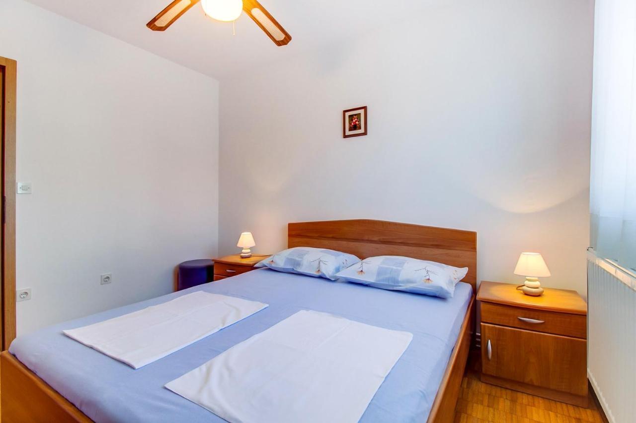 Apartments With A Parking Space Mali Lošinj Zewnętrze zdjęcie