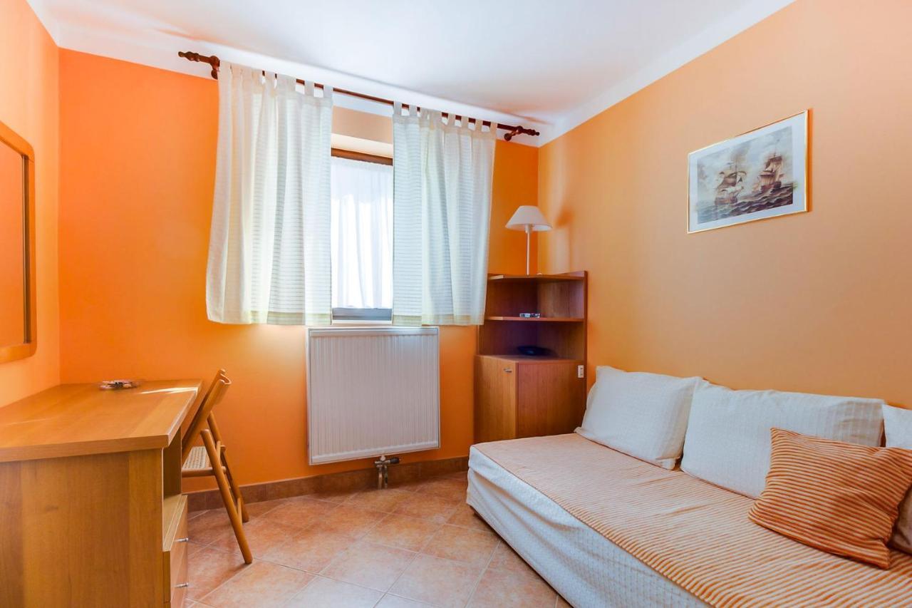 Apartments With A Parking Space Mali Lošinj Zewnętrze zdjęcie