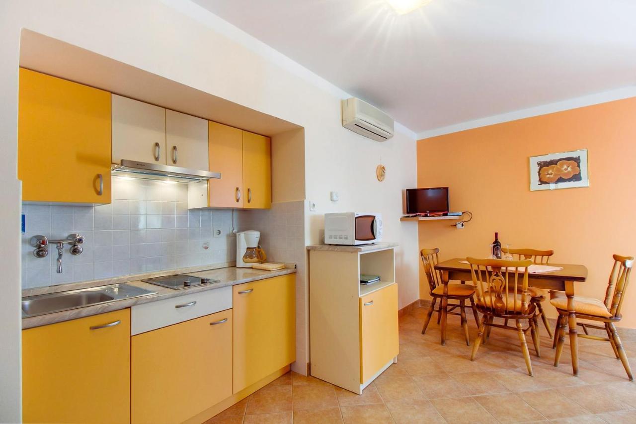 Apartments With A Parking Space Mali Lošinj Zewnętrze zdjęcie